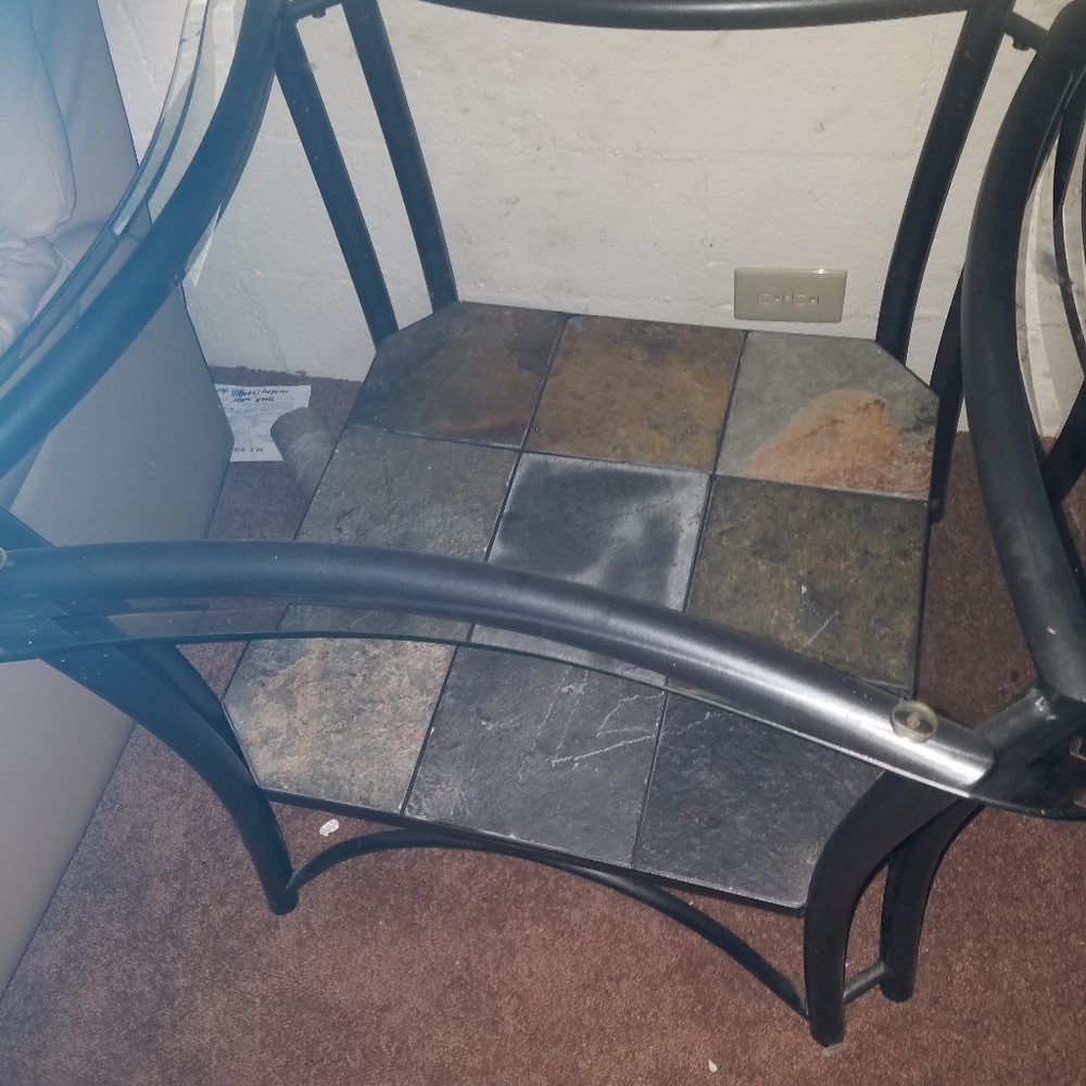 Glass top side table - Picture 3 of 3